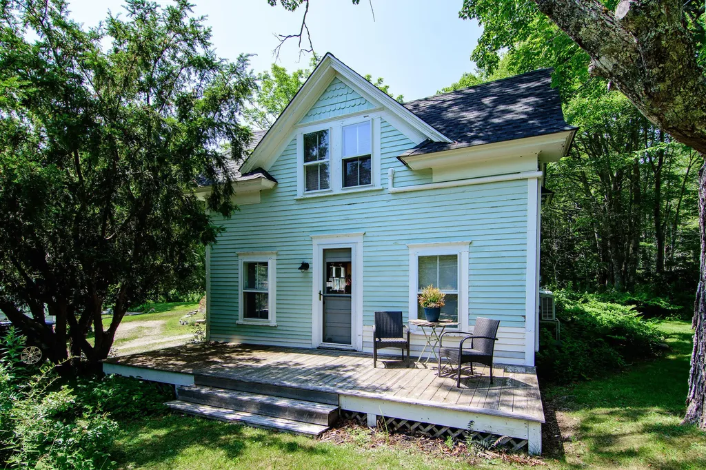 2 Twin Oaks Lane Sedgwick ME 04676