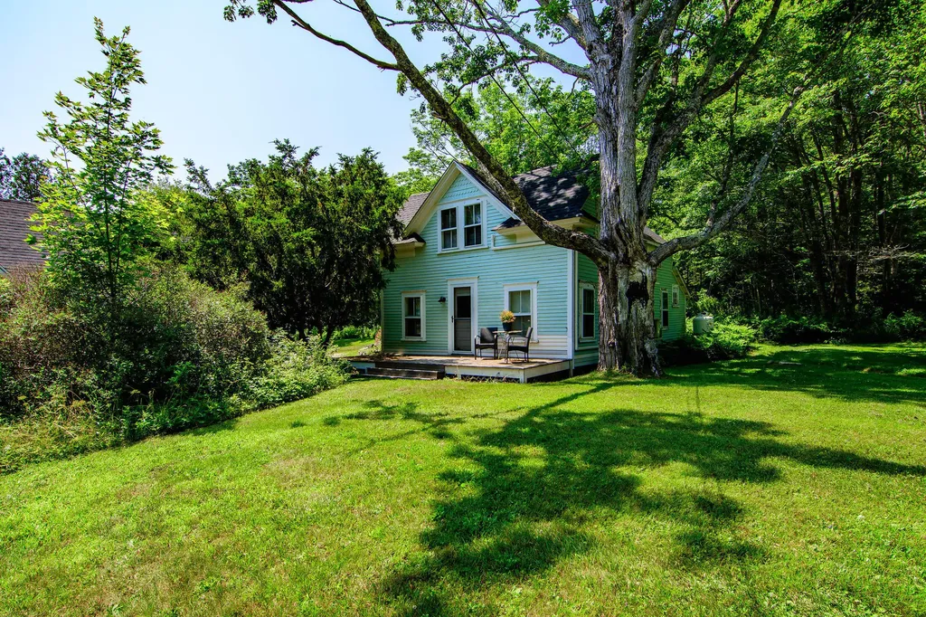 2 Twin Oaks Lane Sedgwick ME 04676