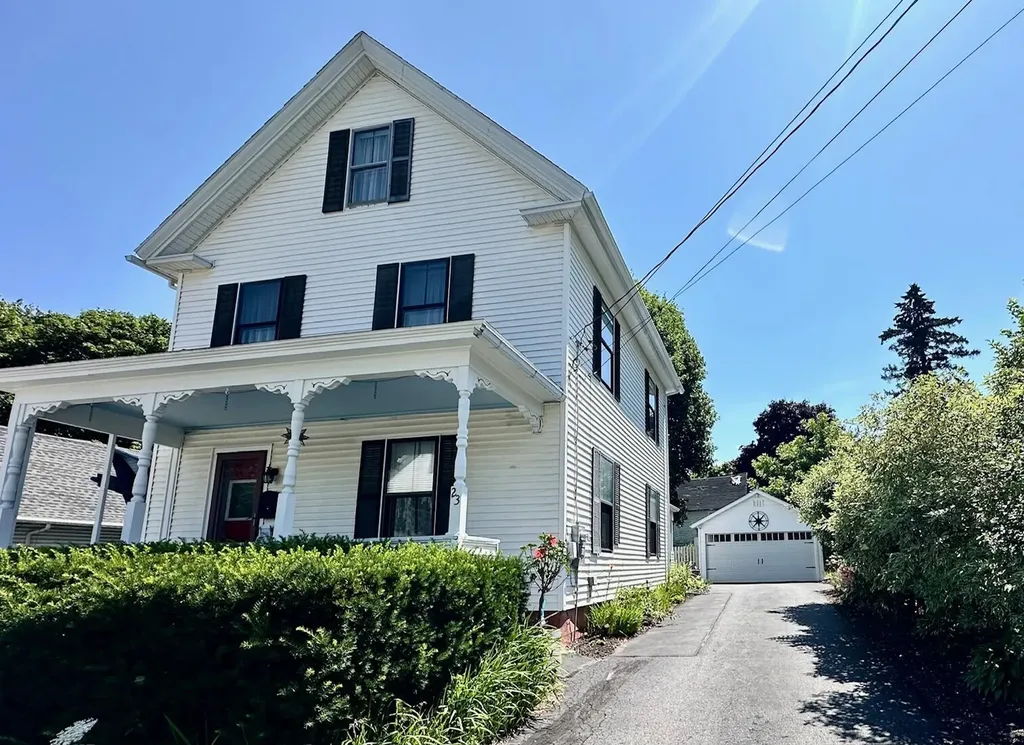23 Holland Street Bangor ME 04401