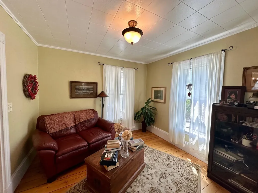 23 Holland Street Bangor ME 04401
