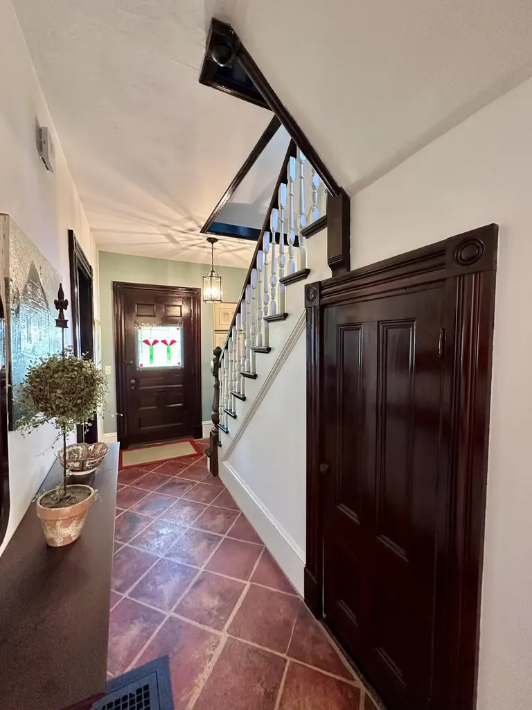 23 Holland Street Bangor ME 04401