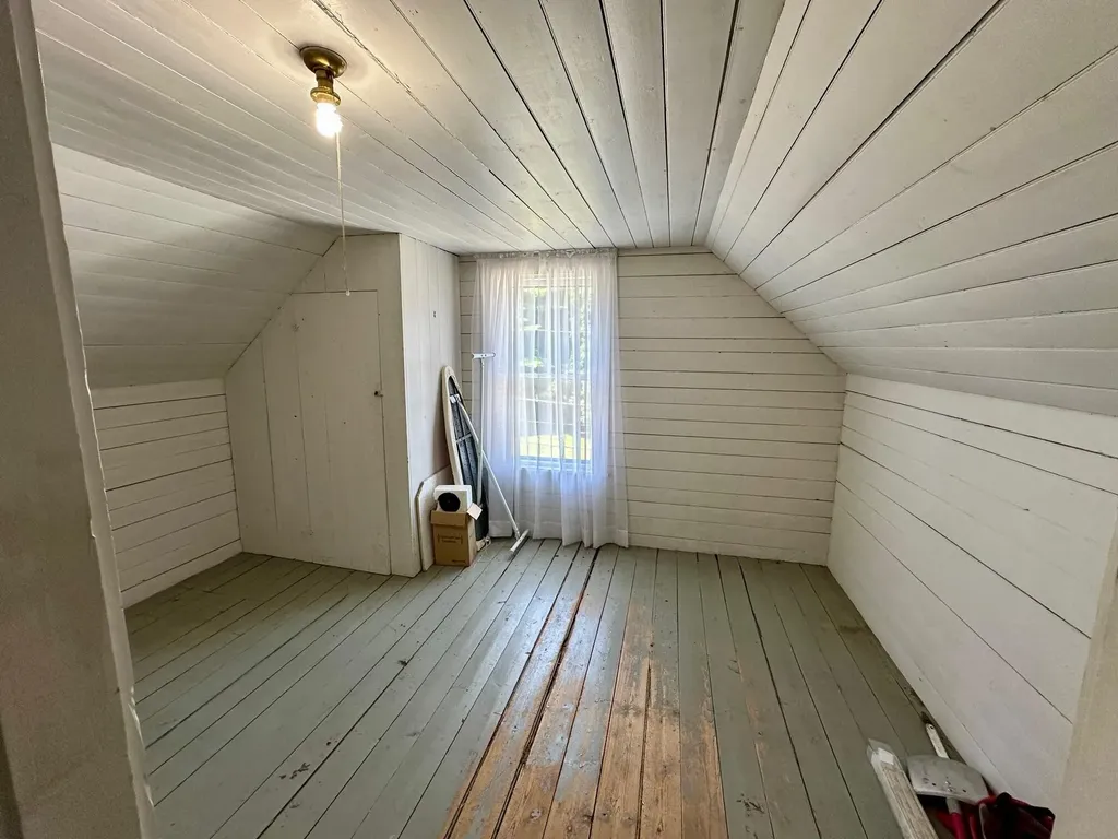 23 Holland Street Bangor ME 04401