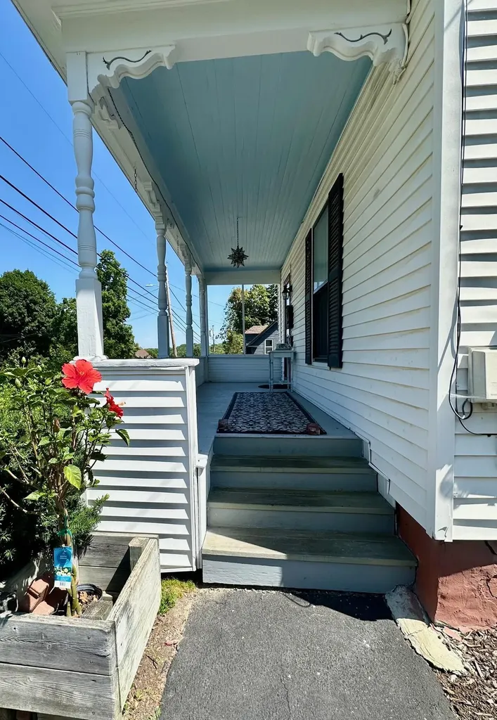 23 Holland Street Bangor ME 04401