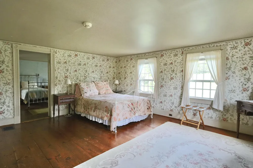 10 South Arm Road Andover ME 04226