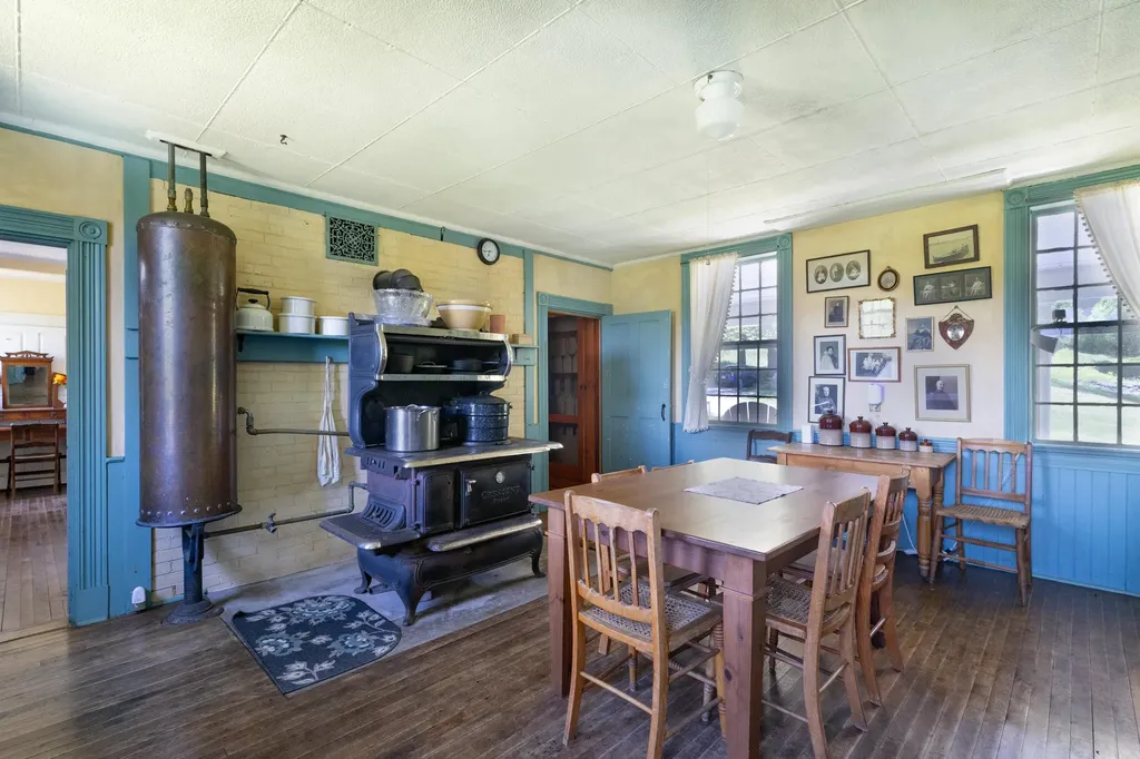 10 South Arm Road Andover ME 04226