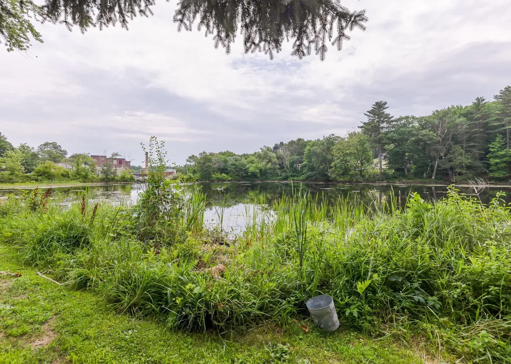147 N Main Street Monmouth ME 04265