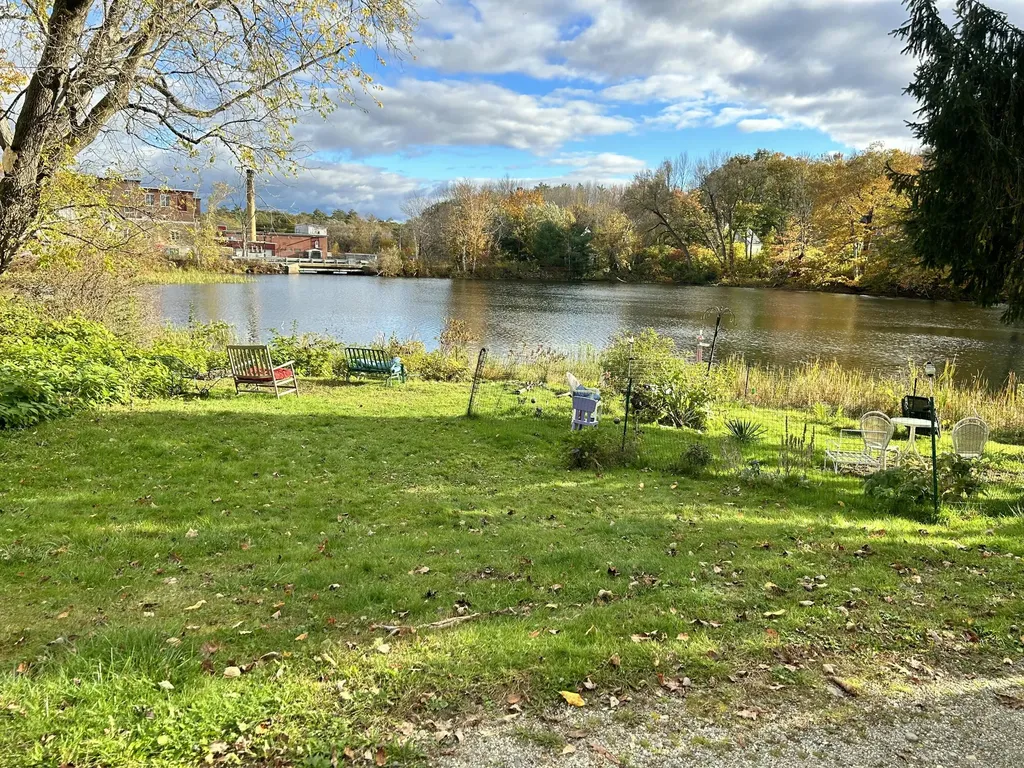 147 N Main Street Monmouth ME 04265