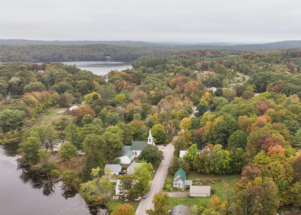 147 N Main Street Monmouth ME 04265