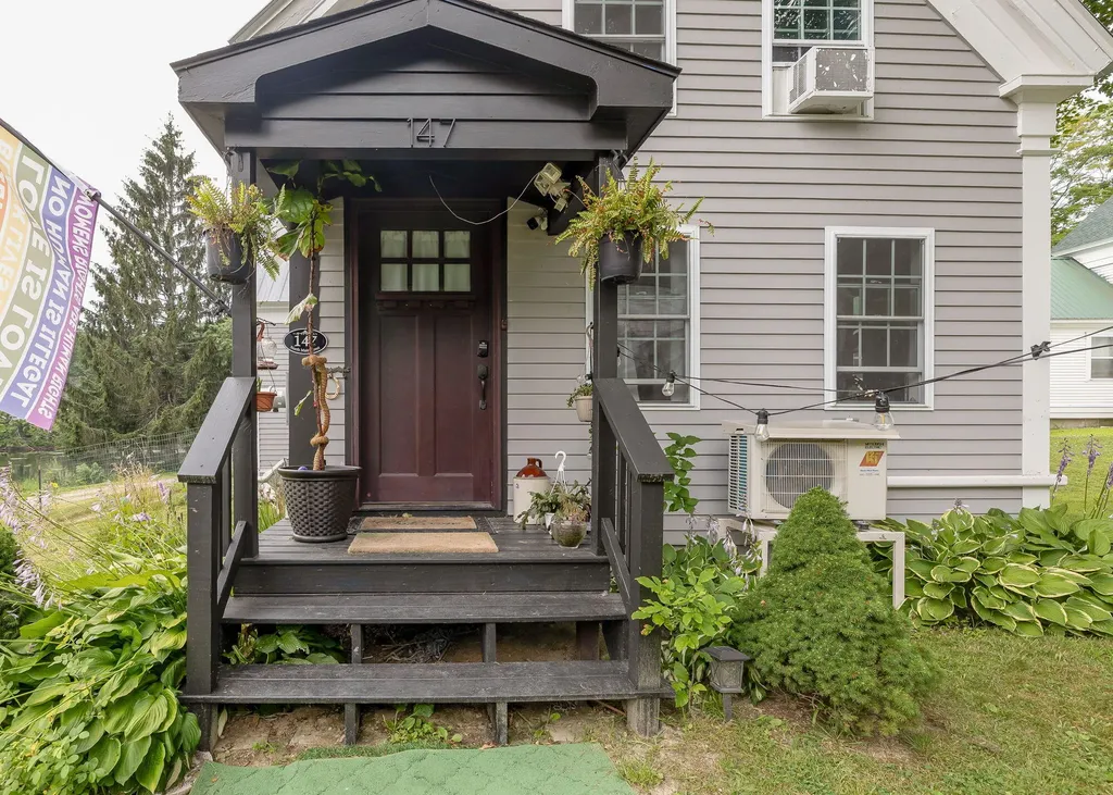 147 N Main Street Monmouth ME 04265