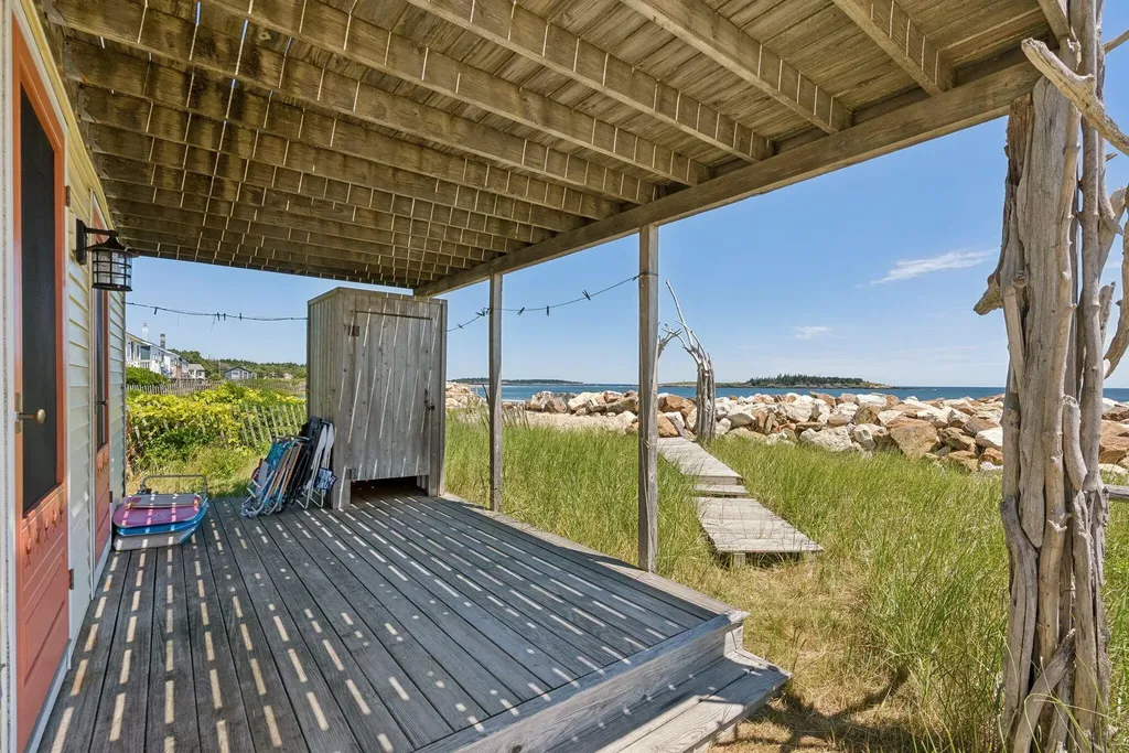 12 White Spot Way Phippsburg ME 04562