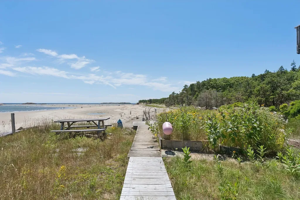 12 White Spot Way Phippsburg ME 04562