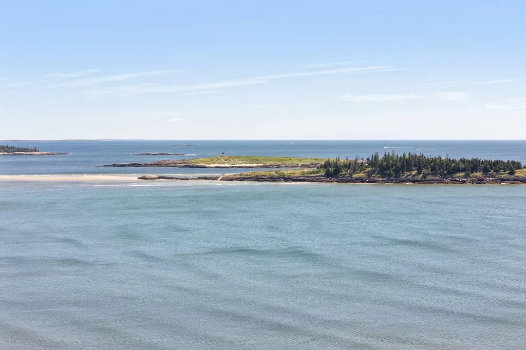 12 White Spot Way Phippsburg ME 04562