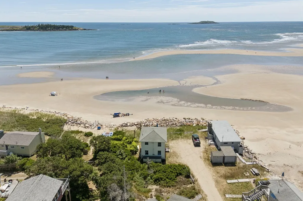 12 White Spot Way Phippsburg ME 04562