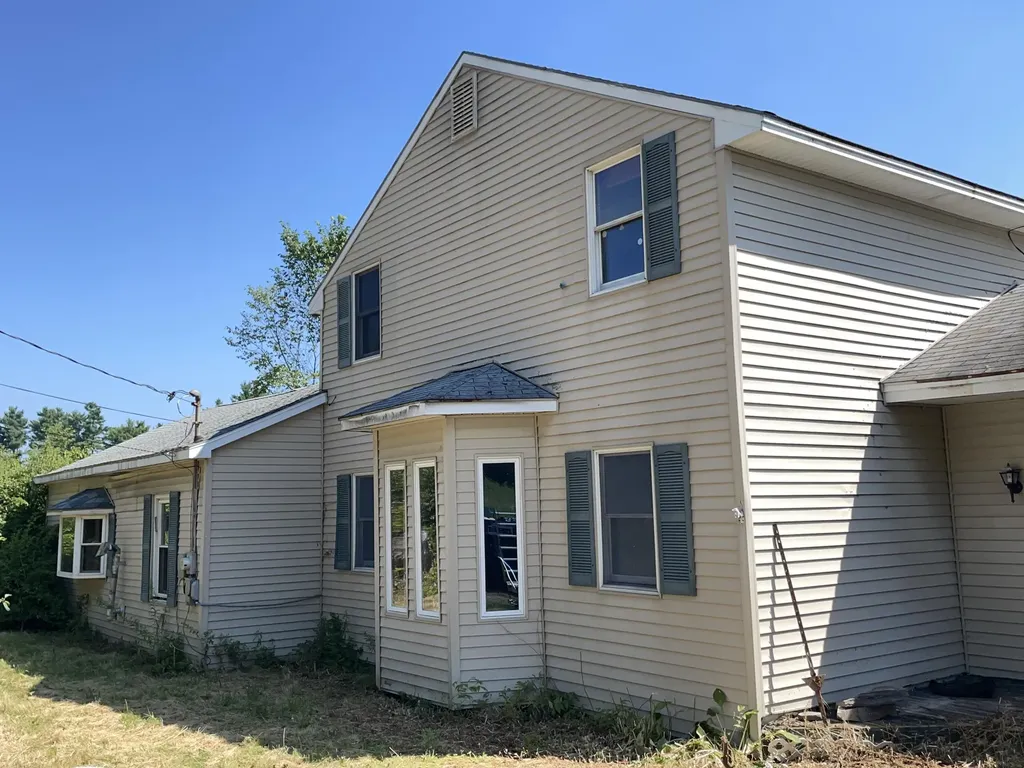 33 South Pleasant Street Bowdoinham ME 04008