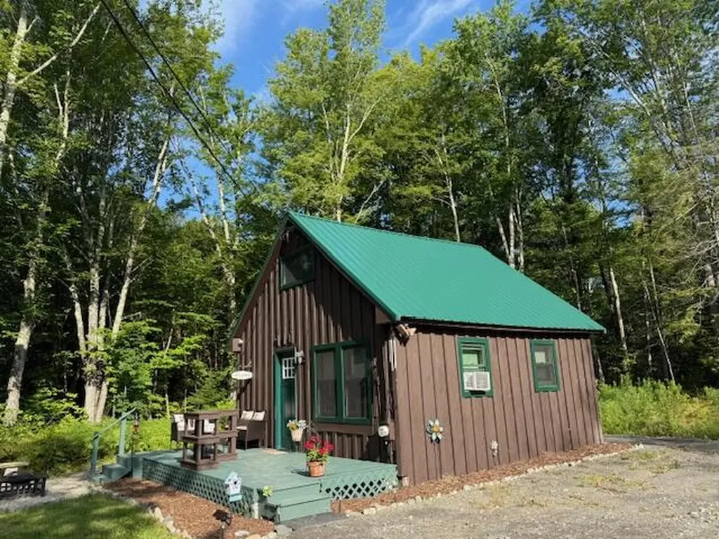 910 Mutton Lane Clinton ME 04927