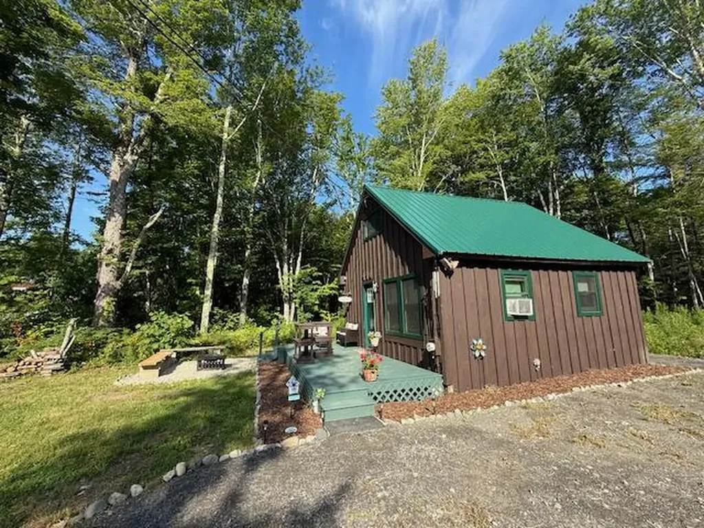 910 Mutton Lane Clinton ME 04927