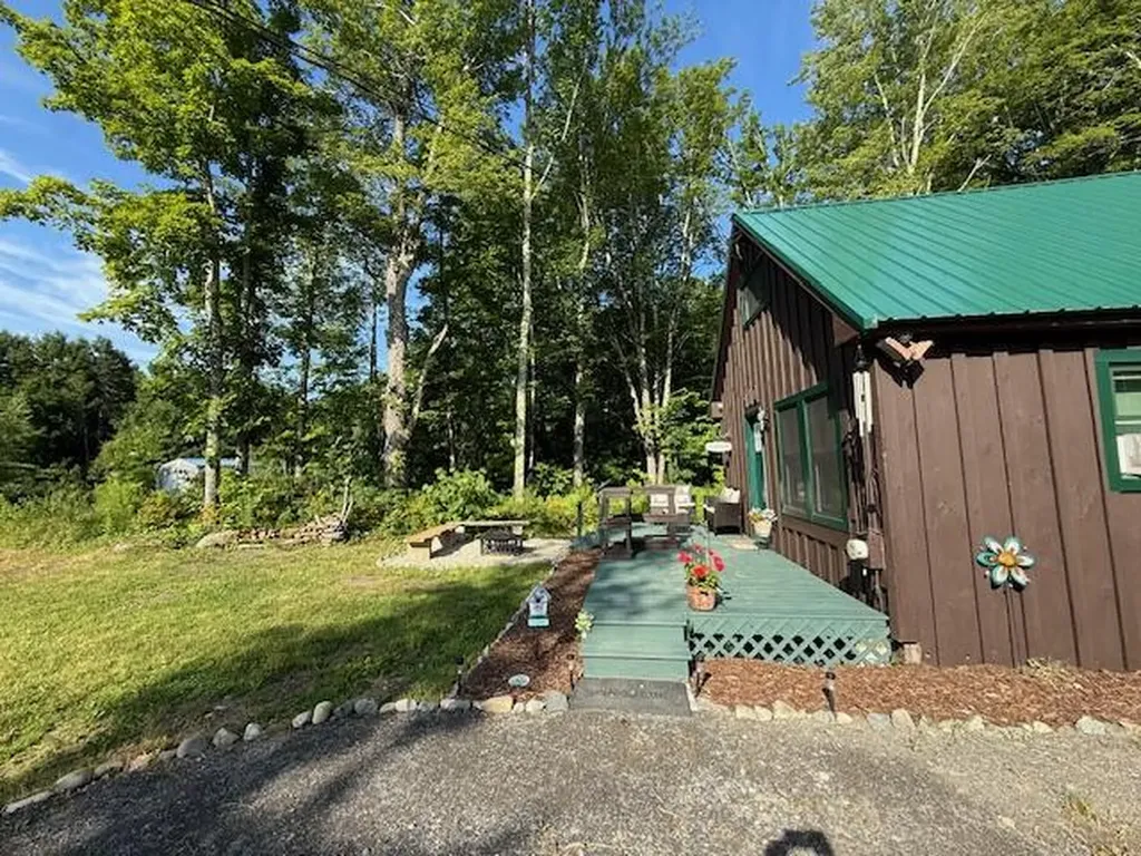910 Mutton Lane Clinton ME 04927