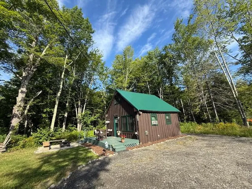 910 Mutton Lane Clinton ME 04927