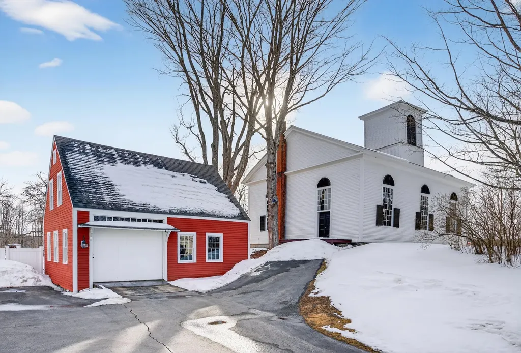 1090 Pittston School Street Pittston ME 04345