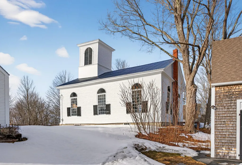 1090 Pittston School Street Pittston ME 04345