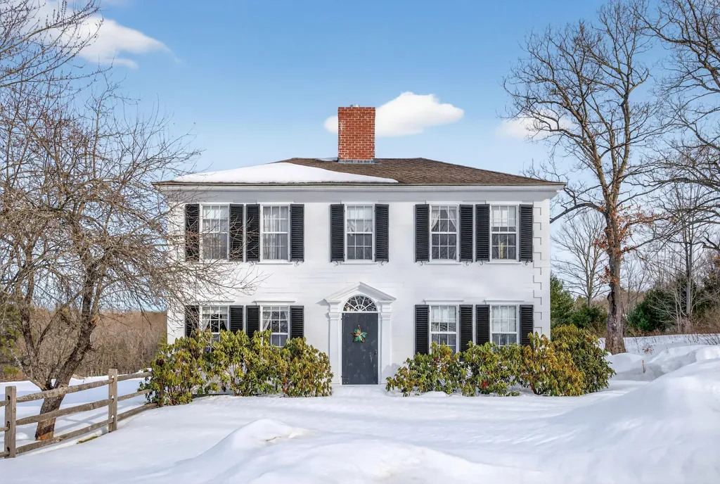 1090 Pittston School Street Pittston ME 04345