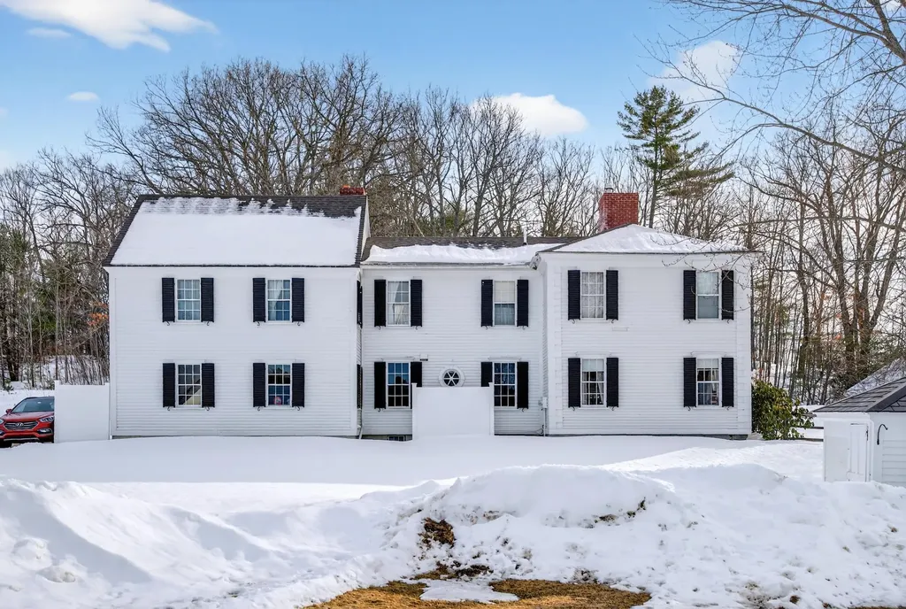 1090 Pittston School Street Pittston ME 04345
