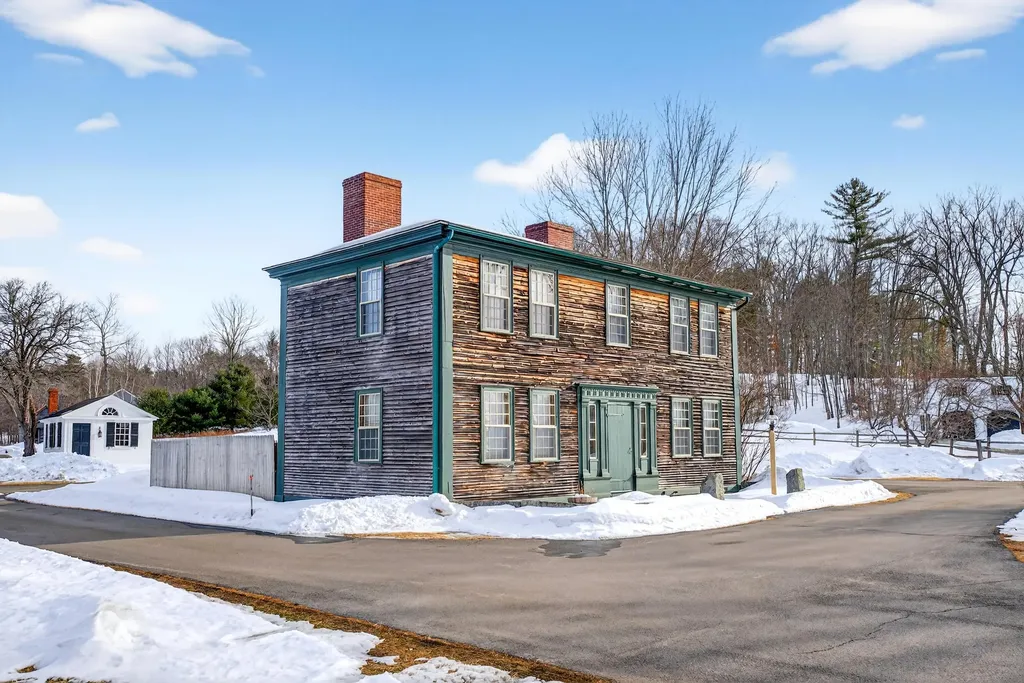 1090 Pittston School Street Pittston ME 04345