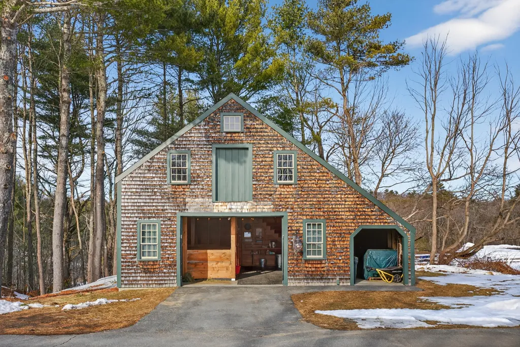1090 Pittston School Street Pittston ME 04345