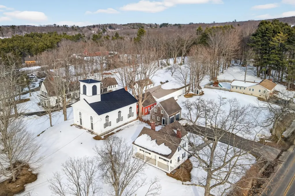 1090 Pittston School Street Pittston ME 04345