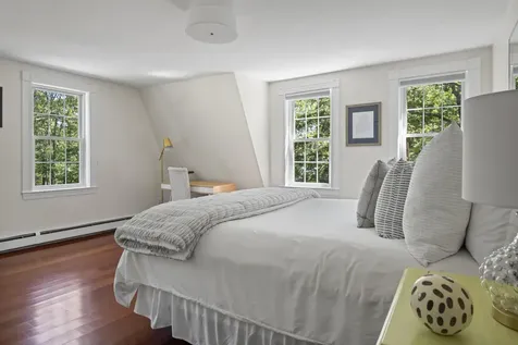 243 Mitchell Road Cape Elizabeth ME 04107