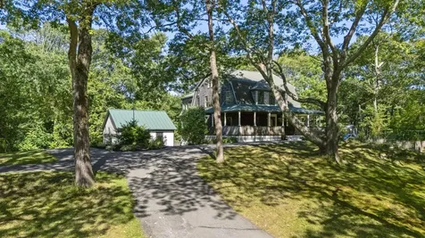 243 Mitchell Road Cape Elizabeth ME 04107