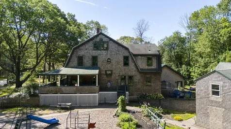 243 Mitchell Road Cape Elizabeth ME 04107