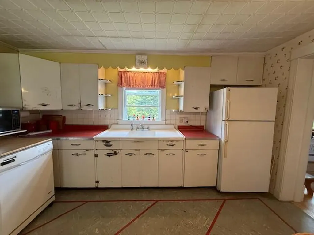 10 Palm Street Baileyville ME 04694
