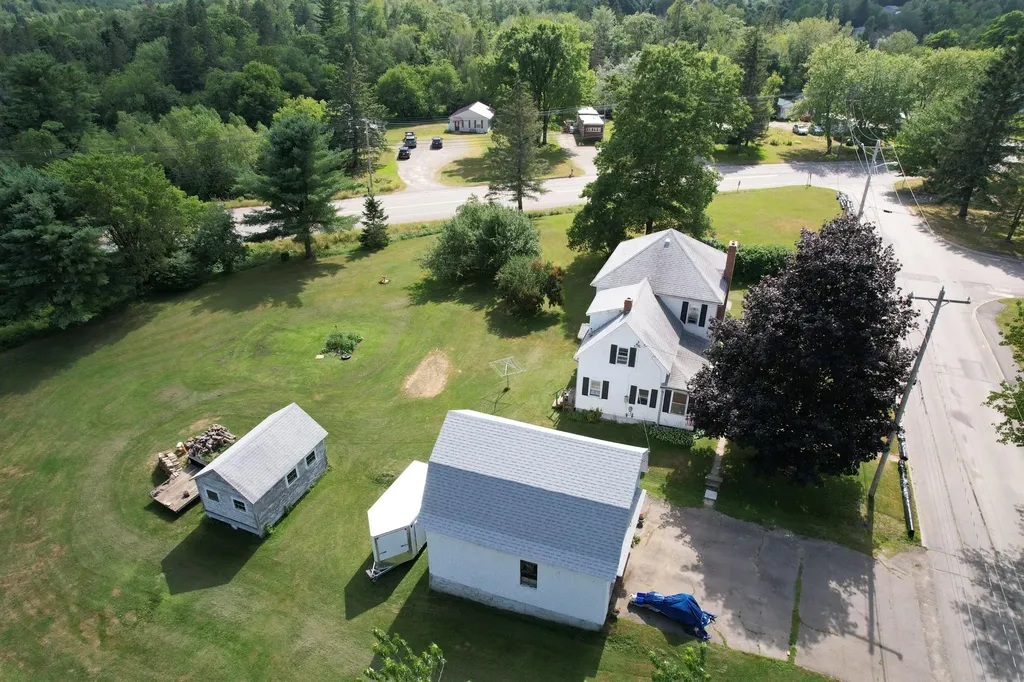 10 Palm Street Baileyville ME 04694