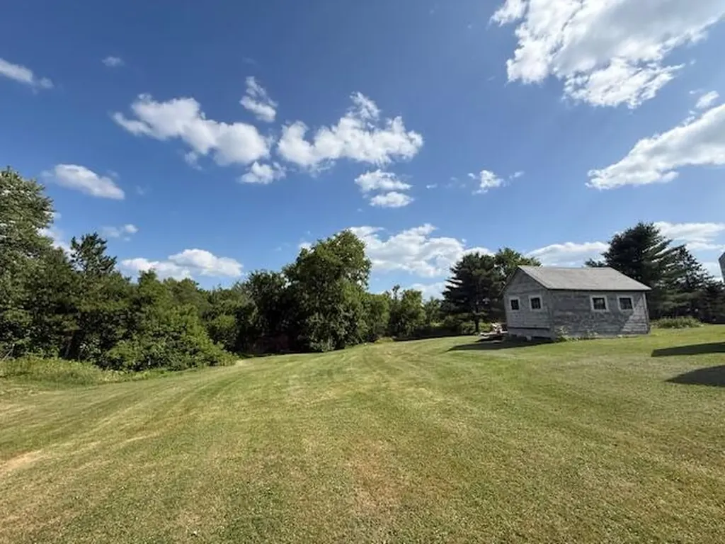 10 Palm Street Baileyville ME 04694