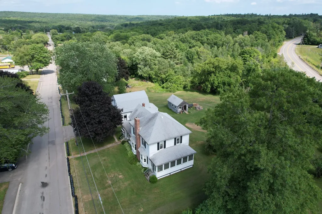 10 Palm Street Baileyville ME 04694