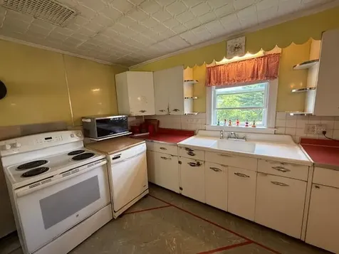 10 Palm Street Baileyville ME 04694