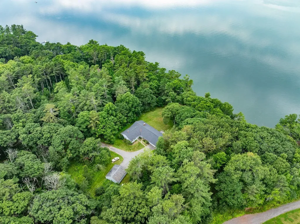 890 Mere Point Road Brunswick ME 04011