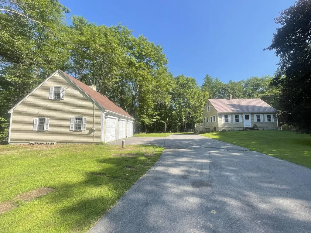 16 Winding Way Standish ME 04084