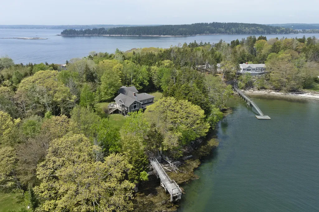 205 W W Cundy's Point Harpswell ME 04079