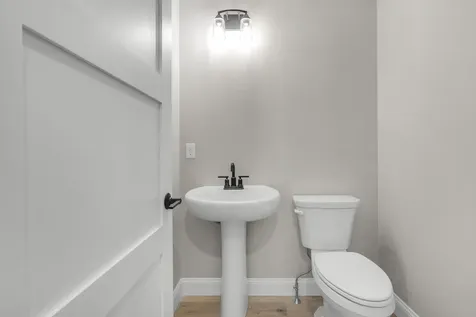 52 Woodbrey Lane Standish ME 04084