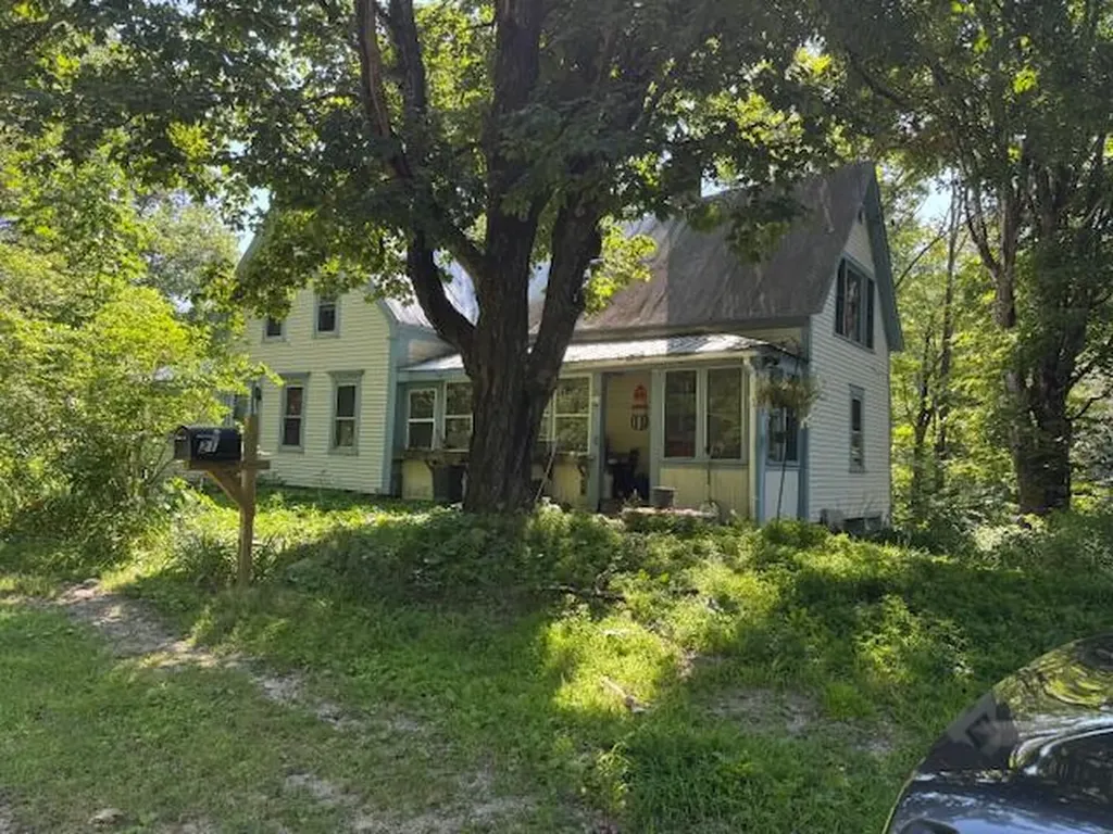 21 Dearborn Road Hiram ME 04041
