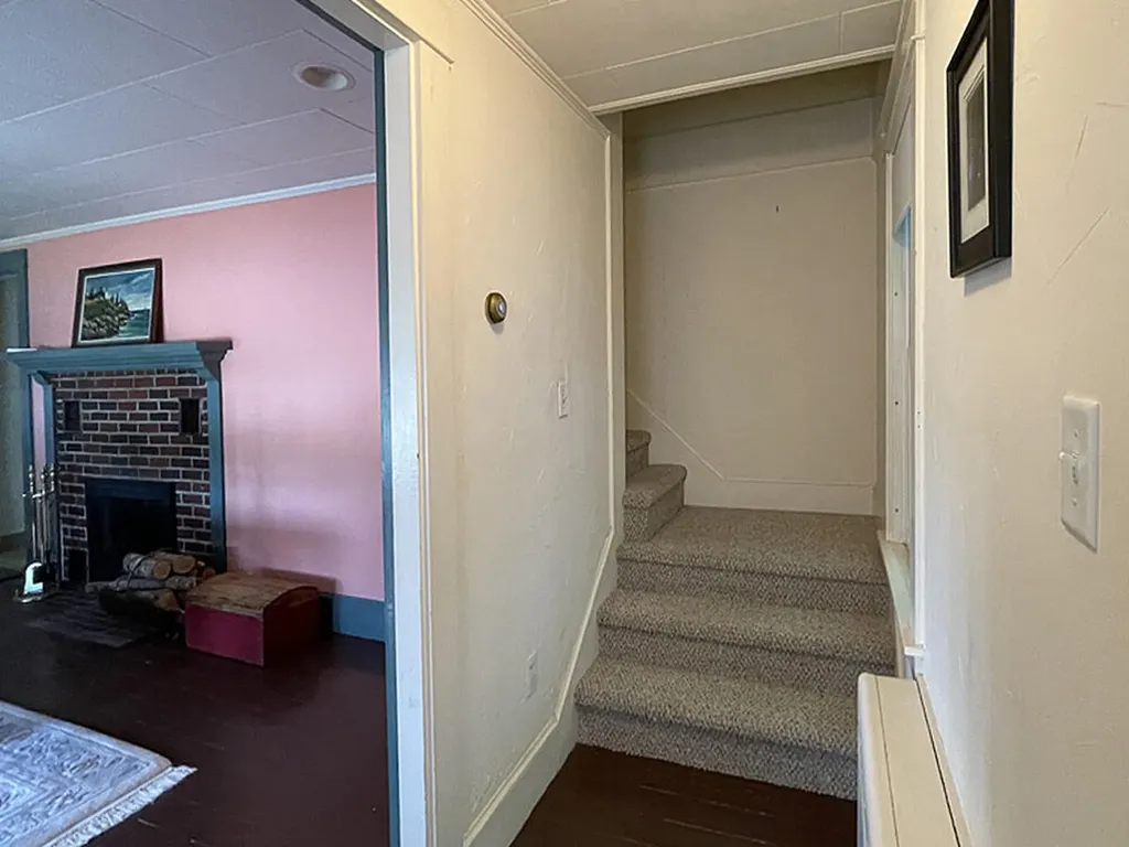 80 Academy Hill Road Newcastle ME 04553