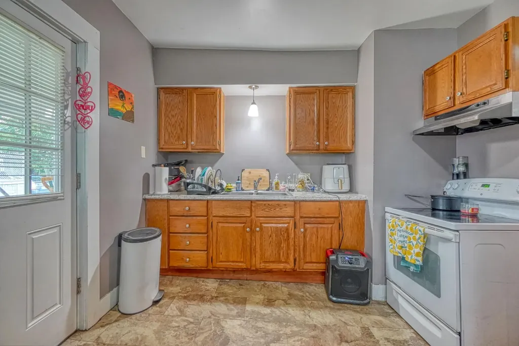 41 Dunn Street Auburn ME 04210