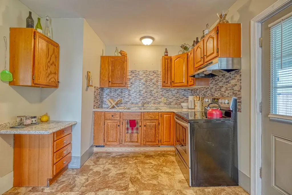 41 Dunn Street Auburn ME 04210