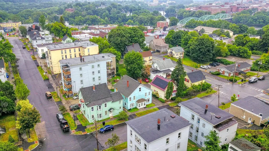 41 Dunn Street Auburn ME 04210