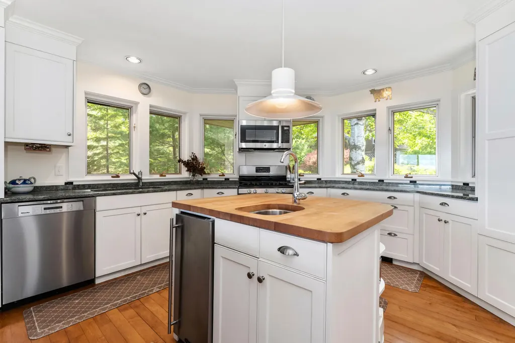 4 Highlands (Northeast Hrbr) Lane Mount Desert ME 04662