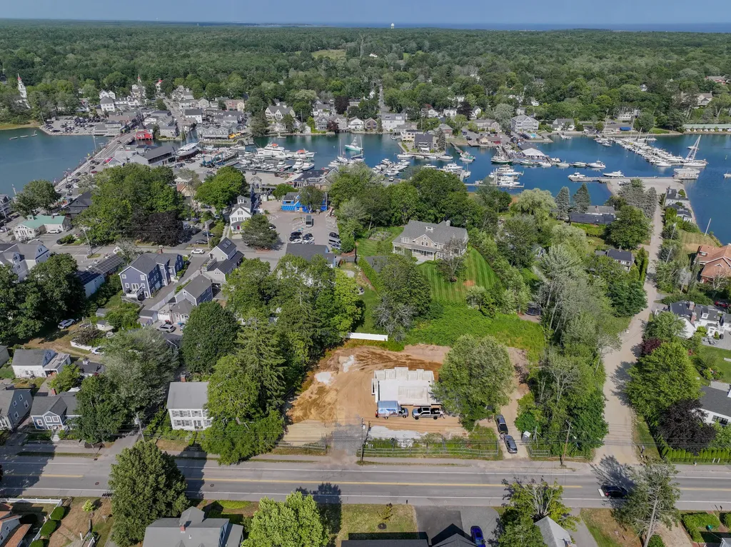 12 Beach Avenue Kennebunk ME 04043