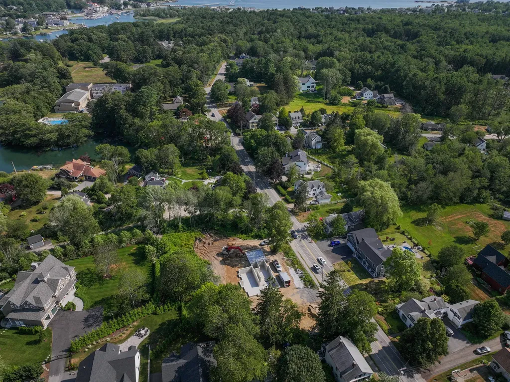 12 Beach Avenue Kennebunk ME 04043
