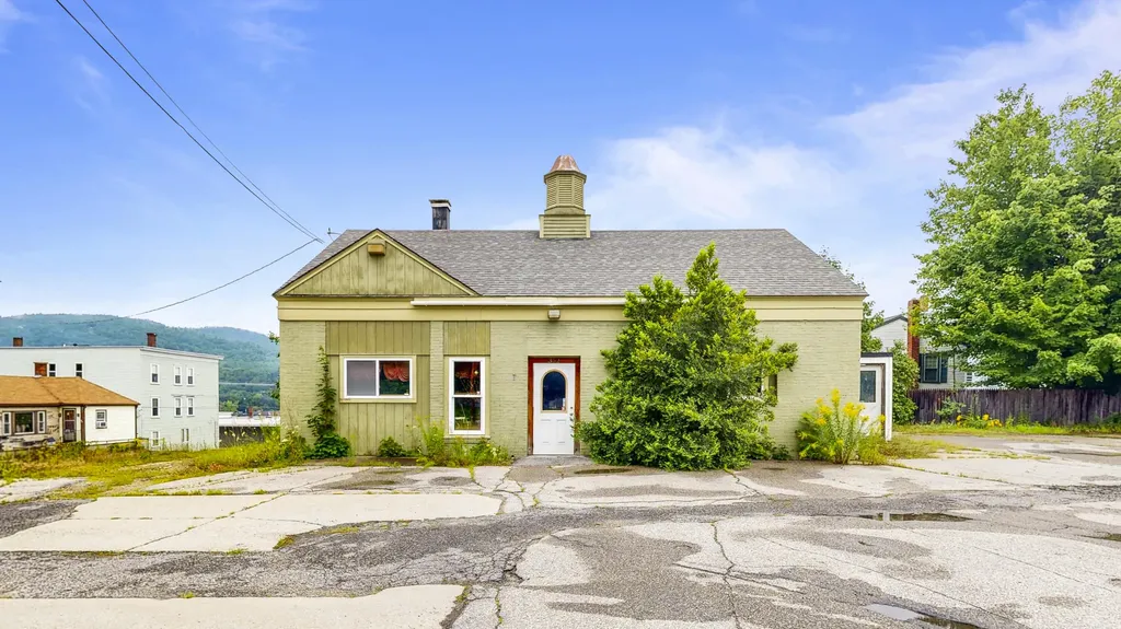 352 Hancock Street Rumford ME 04276